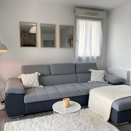 T2 Tres Charmant A Cergy Le Haut A Seulement 2 Min A Pied De La Gare !! Parking Prive Apartment Екстериор снимка
