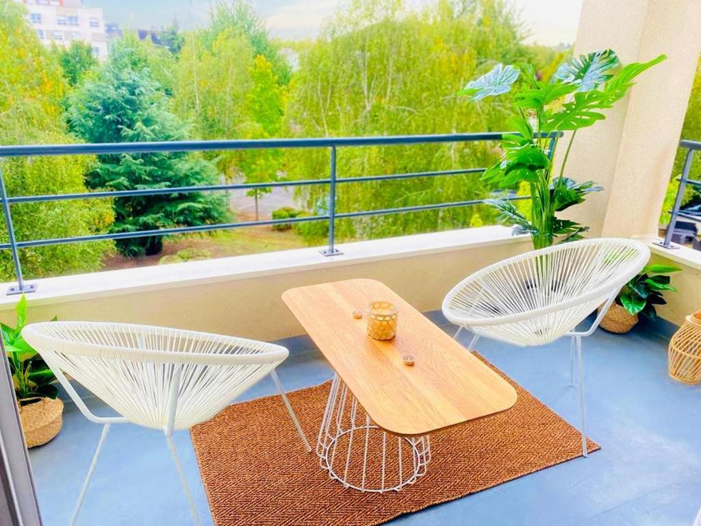 T2 Tres Charmant A Cergy Le Haut A Seulement 2 Min A Pied De La Gare !! Parking Prive Apartment Екстериор снимка