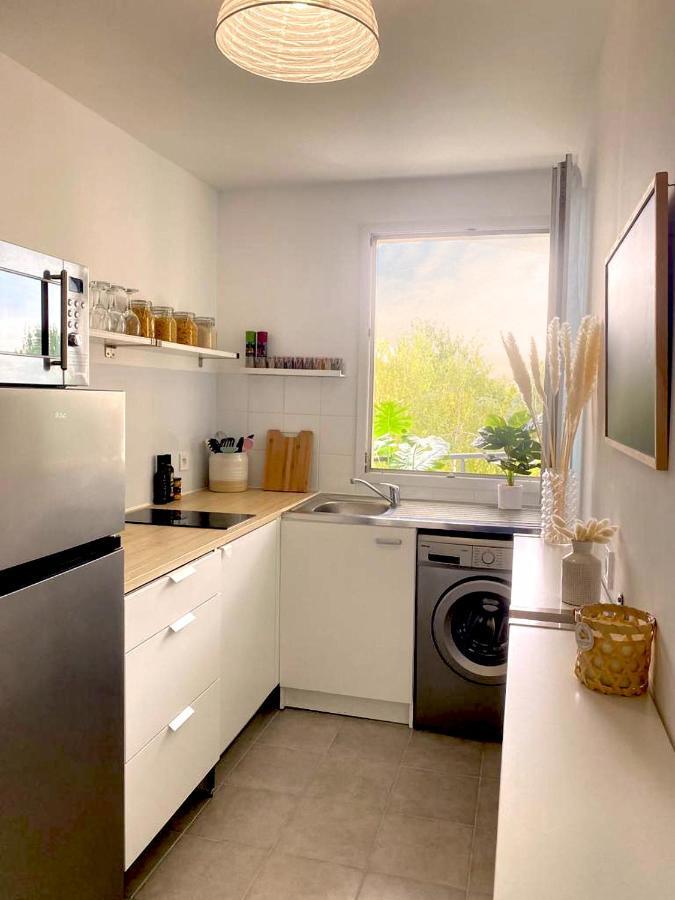 T2 Tres Charmant A Cergy Le Haut A Seulement 2 Min A Pied De La Gare !! Parking Prive Apartment Екстериор снимка