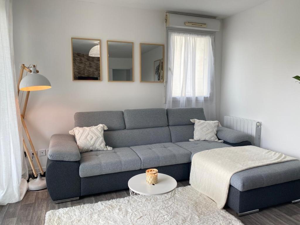 T2 Tres Charmant A Cergy Le Haut A Seulement 2 Min A Pied De La Gare !! Parking Prive Apartment Екстериор снимка