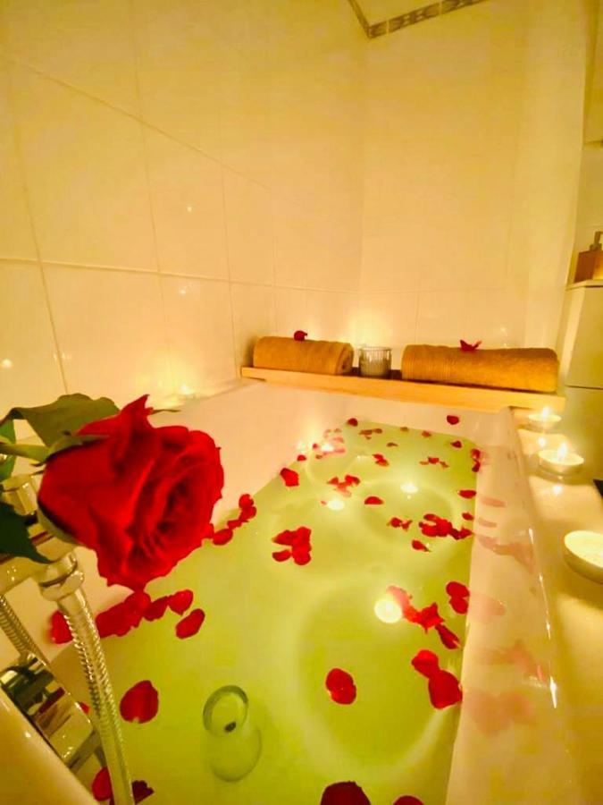 T2 Tres Charmant A Cergy Le Haut A Seulement 2 Min A Pied De La Gare !! Parking Prive Apartment Екстериор снимка